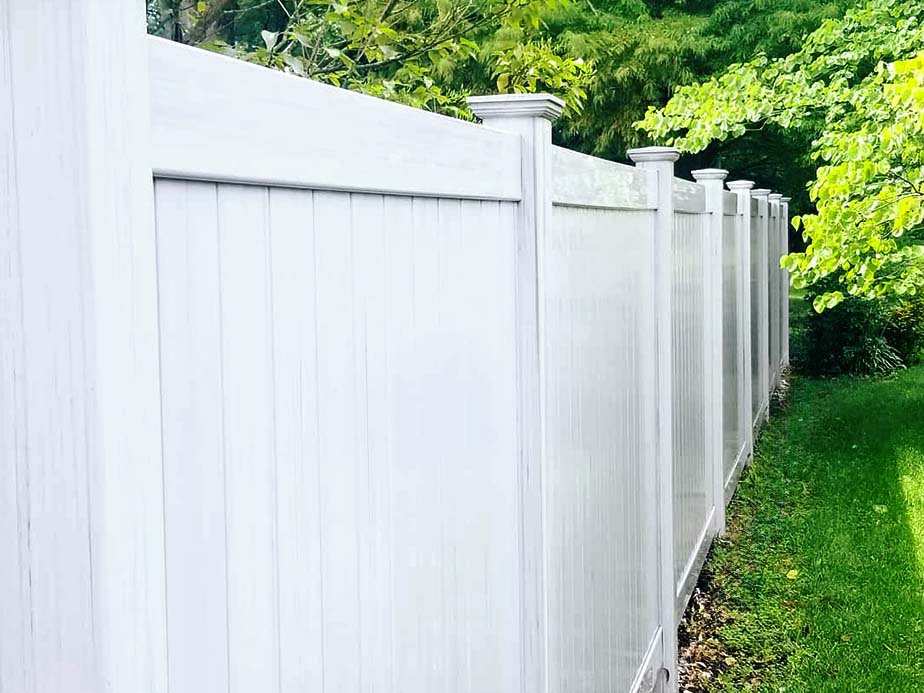 Vinyl Fence Contractor in Indianapolis Indiana