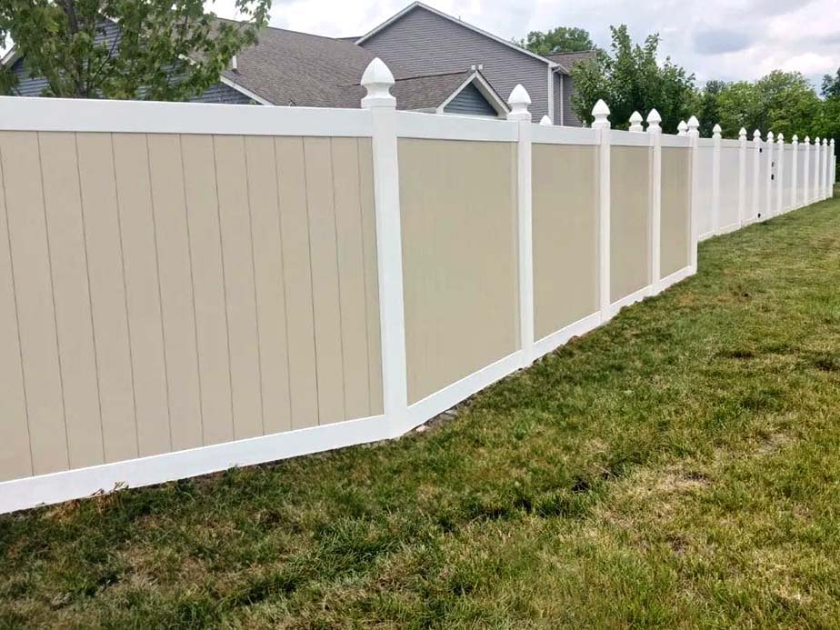 Greenwood Indiana vinyl privacy fencing