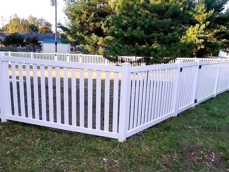 vinyl fence Zionsville Indiana